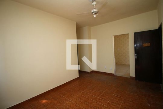 Sala de apartamento para alugar com 3 quartos, 50m² em Penha Circular, Rio de Janeiro
