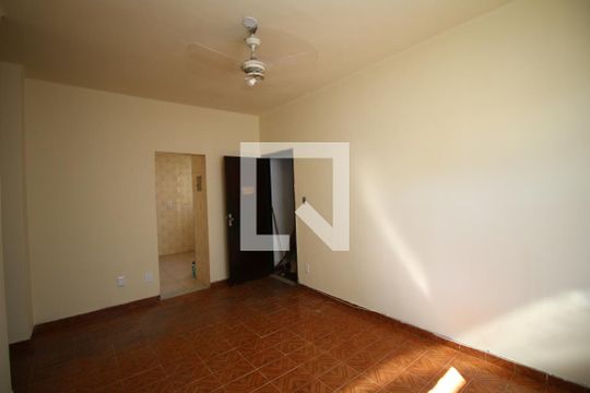 Sala de apartamento para alugar com 3 quartos, 50m² em Penha Circular, Rio de Janeiro