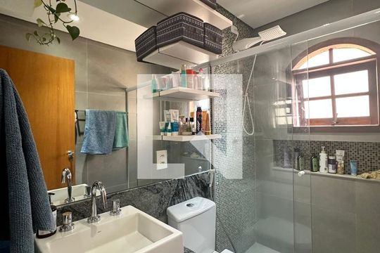 Banheiro Suíte 1 de casa à venda com 3 quartos, 166m² em  Vila Butantã, São Paulo