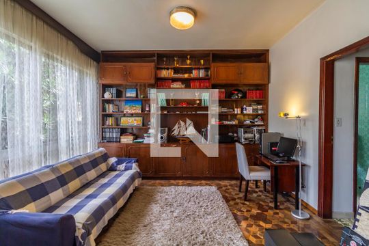 Sala de casa à venda com 3 quartos, 270m² em Alto de Pinheiros, São Paulo