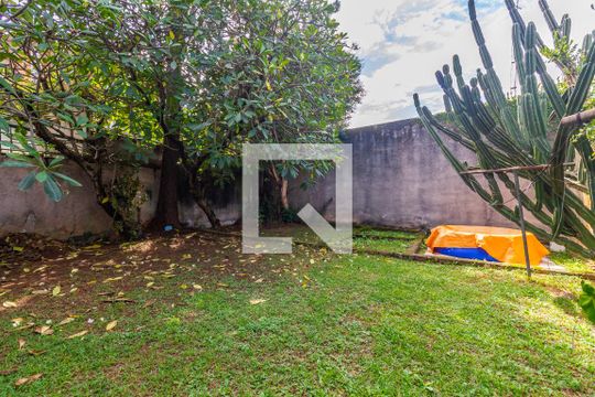 Quintal de casa à venda com 3 quartos, 270m² em Alto de Pinheiros, São Paulo