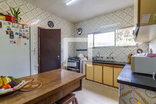 Cozinha de casa à venda com 3 quartos, 270m² em Alto de Pinheiros, São Paulo