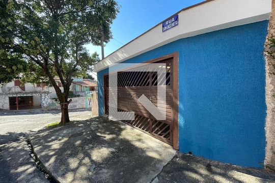 Fachada de casa à venda com 4 quartos, 130m² em Jaguaré, São Paulo