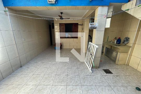 Quintal de casa à venda com 4 quartos, 130m² em Jaguaré, São Paulo
