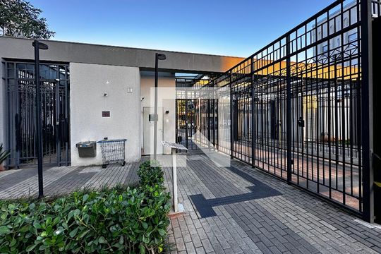 Entrada de apartamento para alugar com 2 quartos, 43m² em Santo Amaro, São Paulo