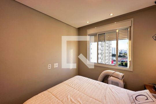 Quarto 1 de apartamento para alugar com 2 quartos, 43m² em Santo Amaro, São Paulo