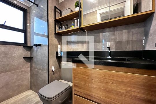 Banheiro de apartamento para alugar com 2 quartos, 43m² em Santo Amaro, São Paulo
