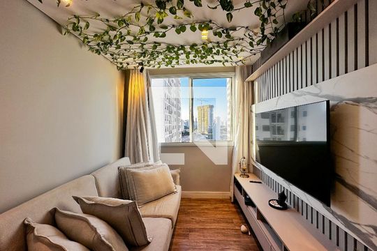 Sala de apartamento para alugar com 2 quartos, 43m² em Santo Amaro, São Paulo