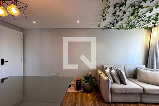 Sala de apartamento para alugar com 2 quartos, 43m² em Santo Amaro, São Paulo