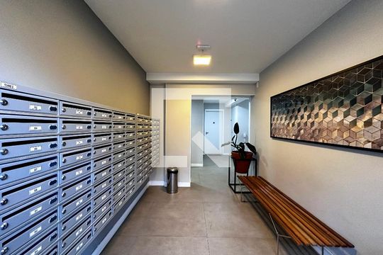 Hall Bloco de apartamento para alugar com 2 quartos, 43m² em Santo Amaro, São Paulo