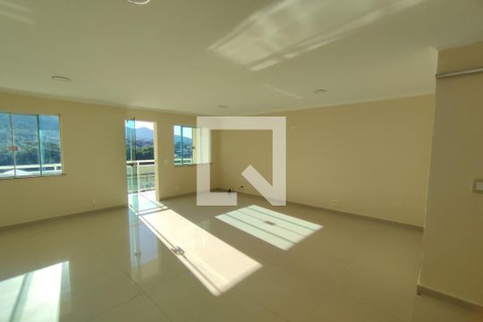Casa de Condomínio à venda com 3 quartos, 230m² em Taquara, Rio de Janeiro