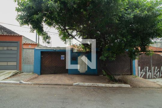 Fachada de casa para alugar com 2 quartos, 320m² em Jardim Japão, São Paulo