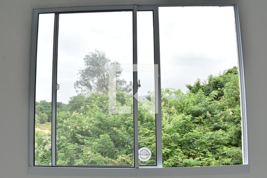Janela da Sala de apartamento para alugar com 2 quartos, 46m² em Guaratiba, Rio de Janeiro