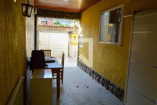Garagem de casa à venda com 3 quartos, 160m² em Taquara, Rio de Janeiro