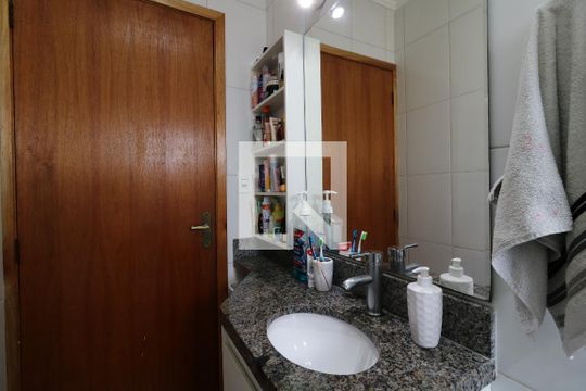 Banheiro da Suíte de apartamento à venda com 2 quartos, 120m² em Santa Terezinha, Santo André