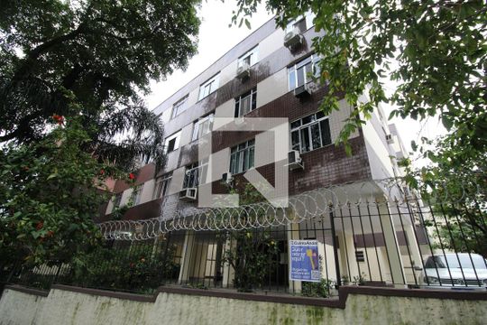 Fachada de apartamento à venda com 3 quartos, 58m² em Pechincha, Rio de Janeiro