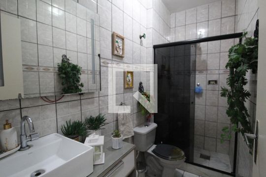 Banheiro de apartamento à venda com 3 quartos, 58m² em Pechincha, Rio de Janeiro