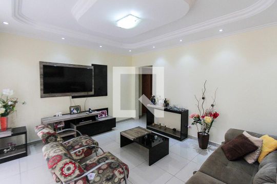 Casa à venda com 4 quartos, 300m² em Jardim Tietê, São Paulo