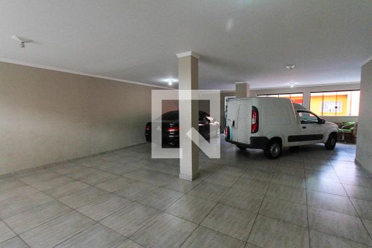Garagem de casa à venda com 4 quartos, 300m² em Jardim Tietê, São Paulo