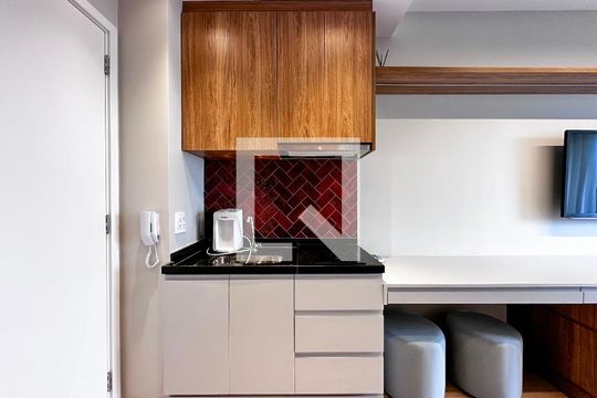 Cozinha de apartamento para alugar com 1 quarto, 30m² em Santo Amaro, São Paulo