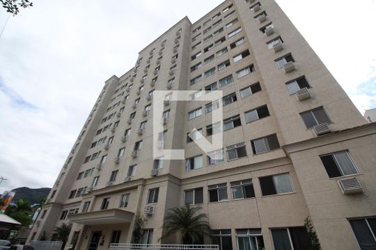 Fachada do Bloco de apartamento para alugar com 2 quartos, 50m² em Jacarepaguá, Rio de Janeiro