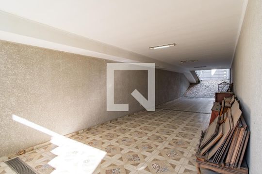 Garagem de casa à venda com 3 quartos, 170m² em Vila Granada, São Paulo