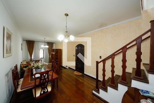 Casa para alugar com 3 quartos, 150m² em Jardim Catarina, São Paulo