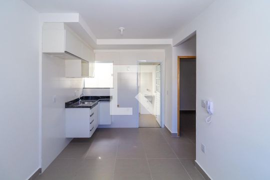Sala de apartamento para alugar com 2 quartos, 37m² em Vila Ivone, São Paulo