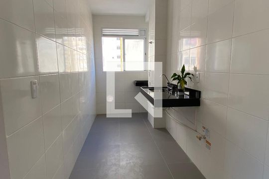 Cozinha de apartamento à venda com 2 quartos, 48m² em Morro Santana, Porto Alegre