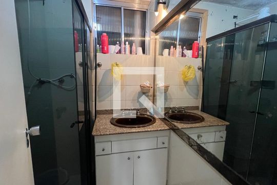 Banheiro de apartamento à venda com 3 quartos, 101m² em Vila Mariana, São Paulo