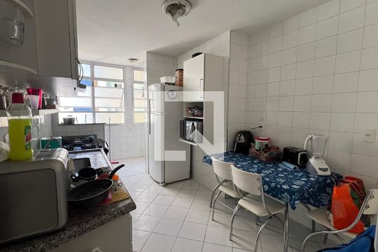 Cozinha de apartamento à venda com 3 quartos, 101m² em Vila Mariana, São Paulo