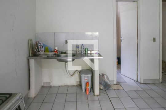 Suíte de casa à venda com 5 quartos, 410m² em Vila Ipojuca, São Paulo