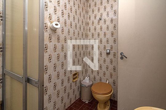 Banheiro de Serviço de casa à venda com 4 quartos, 320m² em Vila Moinho Velho, São Paulo