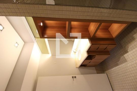 Banheiro Social de apartamento para alugar com 3 quartos, 115m² em Itaim Bibi, São Paulo
