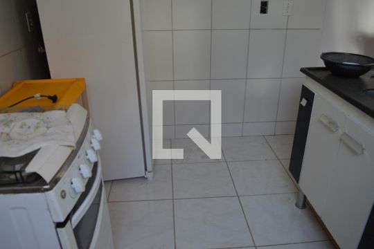 Cozinha de apartamento para alugar com 2 quartos, 54m² em Chacaras Reunidas Santa Terezinha, Contagem