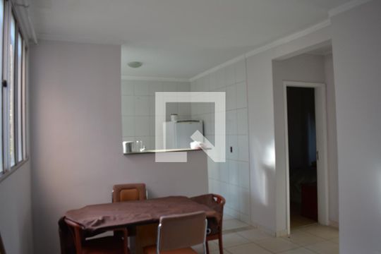 Sala de apartamento para alugar com 2 quartos, 54m² em Chacaras Reunidas Santa Terezinha, Contagem