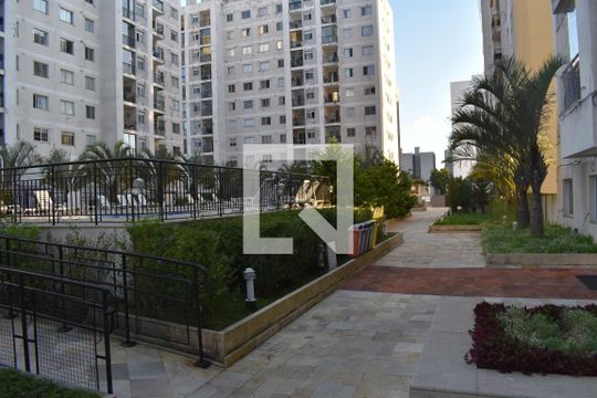 Área comum de apartamento para alugar com 3 quartos, 77m² em Boa Vista, Curitiba