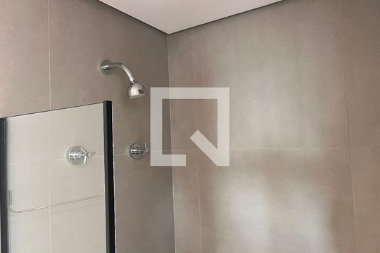 Banheiro de apartamento para alugar com 1 quarto, 20m² em Perdizes, São Paulo
