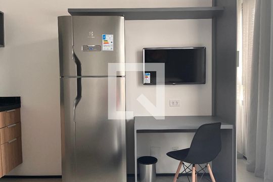 Cozinha de apartamento para alugar com 1 quarto, 20m² em Perdizes, São Paulo