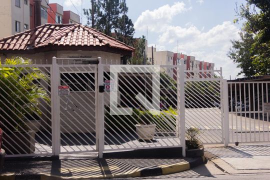 Fachada de apartamento à venda com 2 quartos, 54m² em Vila Sílvia, São Paulo