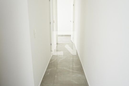 Hall Quartos de apartamento à venda com 2 quartos, 39m² em Gardênia Azul, Rio de Janeiro