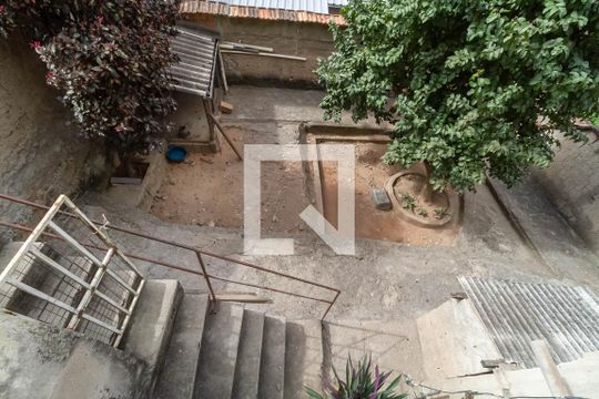 Quintal de casa à venda com 3 quartos, 360m² em Aparecida 7ª Seção, Belo Horizonte