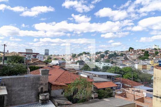 Área externa - Vista de casa à venda com 3 quartos, 360m² em Aparecida 7ª Seção, Belo Horizonte