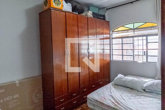 Quarto 1 de casa à venda com 3 quartos, 360m² em Aparecida 7ª Seção, Belo Horizonte
