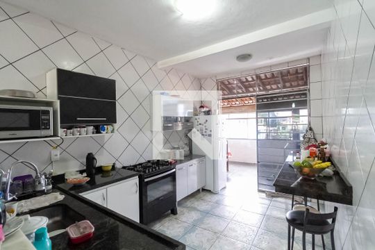 Cozinha de casa à venda com 3 quartos, 360m² em Aparecida 7ª Seção, Belo Horizonte