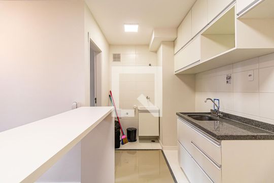 Cozinha de apartamento para alugar com 2 quartos, 34m² em Butantã, São Paulo