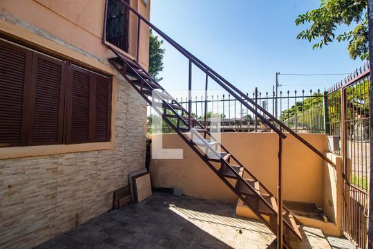 Hall de entrada de casa para alugar com 2 quartos, 40m² em São José, Porto Alegre