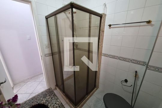 Banheiro de apartamento à venda com 1 quarto, 45m² em Irajá, Rio de Janeiro