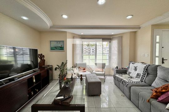 Sala de casa à venda com 5 quartos, 335m² em Santa Terezinha, Santo André