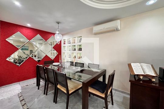 Sala de casa à venda com 5 quartos, 335m² em Santa Terezinha, Santo André